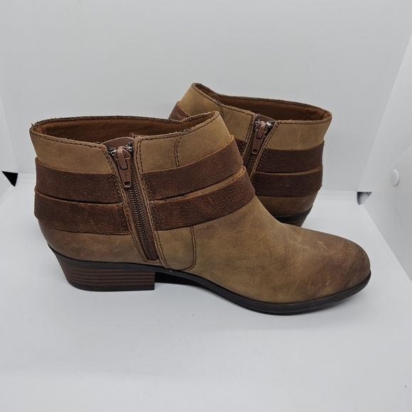 Clarks Addiy Cora tan nubuck ankle boots with decorative strap and buckle 8.5M - Picture 7 of 9